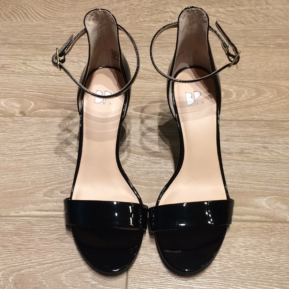 BP sandals size 6